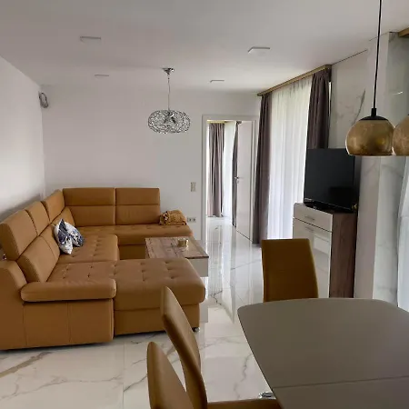 Luxury In Balatonalmadi, Almadi Lux Iii - Pure Gold דירה