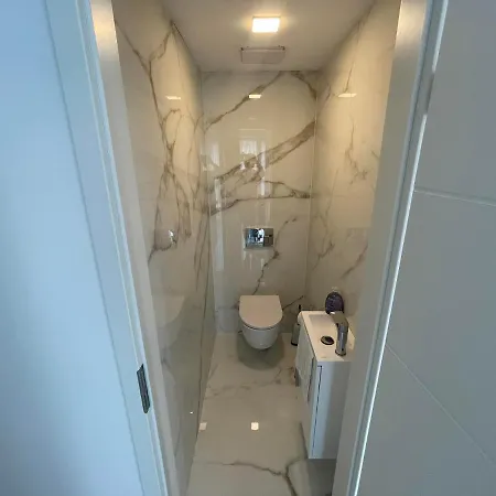 Luxury In Balatonalmadi, Almadi Lux Iii - Pure Gold דירה *