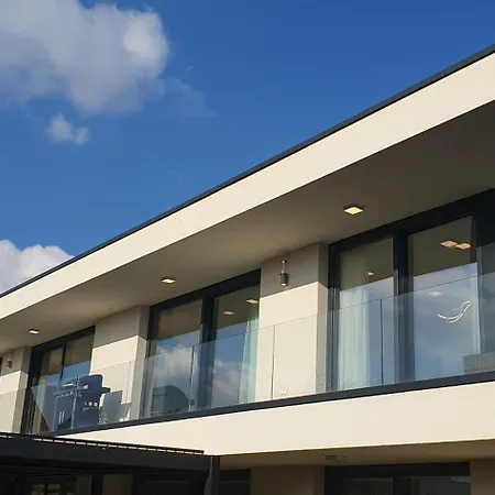 Luxury In Balatonalmadi, Almadi Lux Iii - Pure Gold شقة